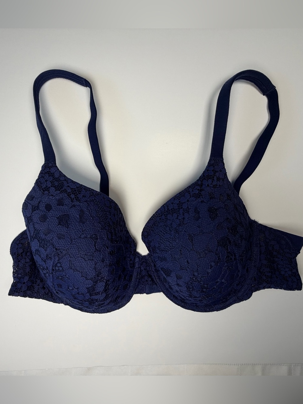 Victoria's Secret Body by Victoria Dark Blue Lace Bra 38B Perfect Coverage